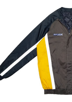 Jaqueta em Nylon com detalhes e forrada